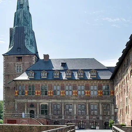 Hotel Schloss 3*