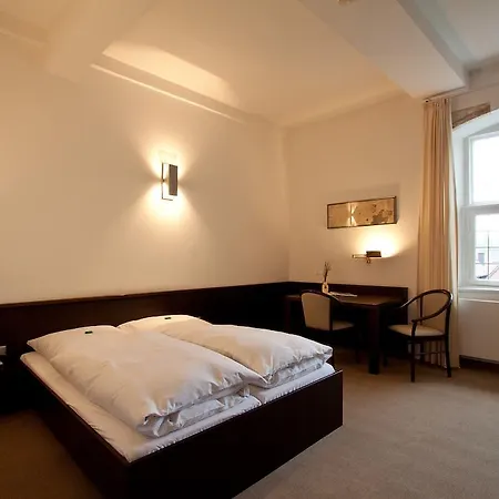 宫雷斯费尔德酒店 雷斯费尔德